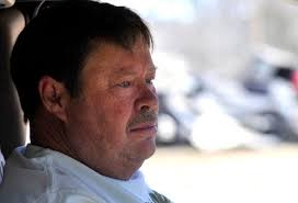 Wildfire victims return to pick up the pieces