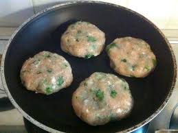 Ma il vero re è l'hamburger delicato: Hamburger Di Pollo Ricetta Hamburger Di Pollo Con Foto