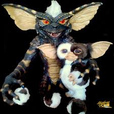 gremlins life size pin 1 gremlins gizmo buenas peliculas de terror monstruos clasicos pin 1 gremlins gizmo buenas