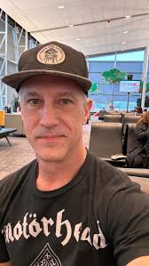 Comparison is indeed the thief of joy. Don’t steal from yourself TWICE!  #happiness #entrepreneur #neveralone #keepgrinding #entrepreneurship  #montreal , Thanks @claudiamasueger