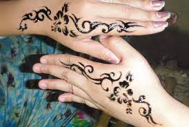 Henna dengan desain yang bersusun. 23 Henna Simple Untuk Pemula Amazing Concept