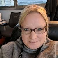 Elinor Hunt's Instagram, Twitter & Facebook