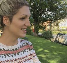 JKHS students' truly divine string-a-long