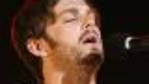 Kings of Leon show cancelled over pigeon poo