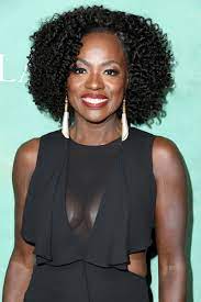 These Beautiful Medium Length Celeb Hairstyles To Inspire Your Next Look Short Medium Length Hair Headbands For Short Hair Long Hair Styles