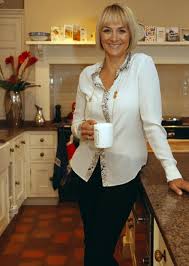 Since 2012 she has also presented the sports bulletins alongside mike bushell, positioning her to take over from minchin. Bbc Breakfast Presenter Louise Minchin On Leaving London Behind For A New Life In Chester Bbc Breakfast Presenters Tv Presenters Bbc Presenters