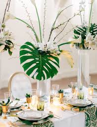 Modern Art Deco Wedding Inspiration Green Wedding Shoes Centro De Mesa Casamento Wedding Decor Casamentos Verdes