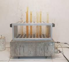 ANÁLISE COMPARATIVA DOS RÓTULOS E COMPONENTES DE TINTURAS CAPILARES  PERMANENTES COM AS LEGISLAÇÕES VIGENTES