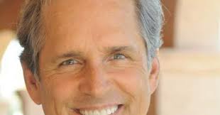 Ringer : Gregory Harrison (Falcon Crest) choisi pour incarner le père de  Gemma