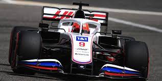 The woman seemed to reject his action, raising her middle finger. Haas F1 Rookie Nikita Mazepin Proud Of His Family Not Bothered By Pay Driver Label