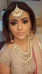 Tikka And Kundan Necklace For A Desi Wedding Bridal Jewellery Indian Indian Bridal Bridal Jewelry