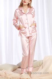 Saten Pijama Takimlari Pembe Uzun Kollu Yakali Cep Detayli Pijama Moda Stilleri Giyim