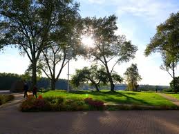 Bělorusko, oficiálně běloruská lidová republika, se nachází v severovýchodní evropě v oblasti nazývané bělorusko sdílí hranice s litvou a polskem na západě, ukrajinou na jihu, ruskem na. Jak A Kam Jet Autem Do Beloruska Cestovani V Belorusku Autem