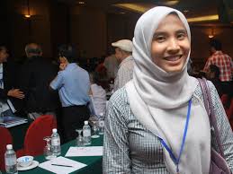 Proud & busy mom of busy bees: Nurul Izzah Is A Lady Of Many Expressions