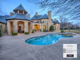 14701 Dalea Dr In Oklahoma City Gaillardia Addition And Golf Course Www 14701dalea Com Listed By Wyatt Poi Backyard Oasis Luxury Real Estate Luxury Homes
