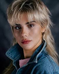 Sophia Sutton's Instagram, Twitter & Facebook