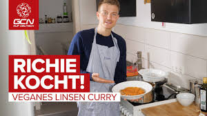 As a rider is being dropped from a group, the team manager or support worker in. Warum Radsportler Fast Immer Die Besseren Menschen Sind Gcn Auf Deutsch Show 60 Youtube