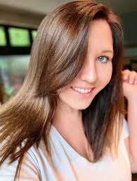 Born in 1980, 1981, 1982, 1983, 1984, 1985, 1986, 1987, 1988, or 1989. Show  it off! Let's prove we're not old yet! 😁 The best decade, shine on!  🥰🤗✨️💎 1982