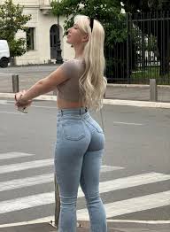 Christi Walks - Free nude pics, galleries & more at Babepedia