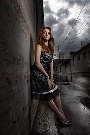 Beating The Sun With A Small Flash In A Miami Arizona Alley Outdoor Portraits Flash Photography Model Photography