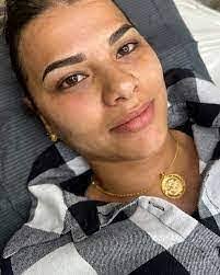 Edna Ashford's Instagram, Twitter & Facebook