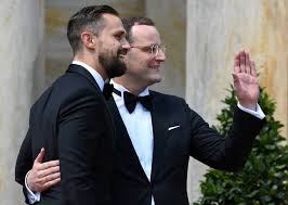 Jens spahn ist nicht neu auf dem gebiet gesundheitspolitik. Bildergalerie Christian Lindner Prasentiert Neue Freundin Bei Opernfestspielen Bild 4 Von 7 Faz