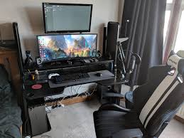 Http Ift Tt 2ph3bxl The Midst Of Cleaning This One Battlestation Computer Room Desk Setup