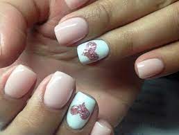 Le gel est appliqué en plusieurs couches soit directement sur les ongles naturels, soit sur des capsules préalablement collés sur l'extrémité des ongles naturels à rallonger. 1001 Nails Arts Stupefiants Pour Une Manucure Originale St Valentin Ongles Rose Ongles Dessin Ongle