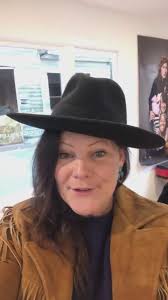 Today's show and tell is a pottery still life. This is a collection of my  favourite sentimental pieces. Featuring legend Barry Brickell who we loved  to...