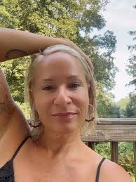 Here to share, my heartfelt upcoming activities: (Always incredibly  grateful to those who follow and like my work.) • moon meetings: online  thematic women's circles. September to December. 2 spots left. •