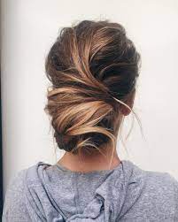 Un Joli Chignon Bas Pour T Inspirer En Ce Lundi Matin Lookdujour Ldj Bun Messybun Lowbun Hairstyle Hair H Coiffure Chignon Bas Coiffure Dame Coiffure