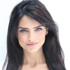 Aislinn derbez muestra el espectacular look de su hija kailani. Aislinn Derbez Bookitnow Pk