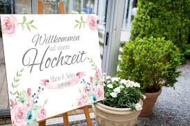 Hochzeitsdeko Willkommensschild Hochzeit Personalisiert Ein Designerstuck Von Liebling Hochzeit Willkommensschilder Sommerhochzeit Ideen Hochzeit Eingang