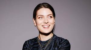 Auree Admires Antonia Knox