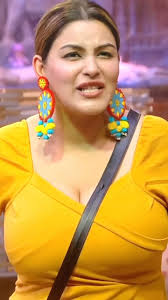 When the Queen decides to set everything