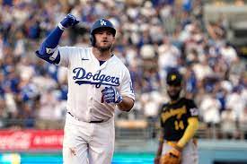 Dodgers' Max Muncy is tinkering to improve his plate profile – Orange  County Register