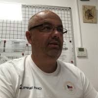 60+ profilů „Manfred“