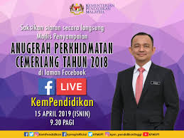 Aku adalah salah sorang penerima anugerah ini.alhamdulillah.sungguh tak disangka.setelah berkhidmat selama 5 tahun 10 bulan.ini kali pertama aku menerima anugerah sebegini.rezeki sgt murah pada tahun ni.syukur. Kpm On Twitter Saksikan Siaran Secara Langsung Anugerah Perkhidmatan Cemerlang 2018 Di Fb Kempendidikan Esok