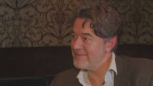 Conclave screenwriter Peter Straughan, from Gateshead, speaks to ITV Tyne  Tees about the 'wonderful, bewildering and terrifying' Oscar nomination he  has received Watch in full here:  https://www.itv.com/watch/news/conclave-screenwriter-from-gateshead-on ...