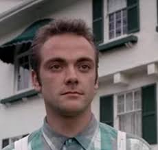 Watching old XFiles season 1 episode 12 only to find a very young Crowley  !!!!!!!!