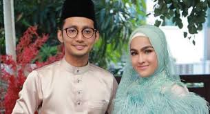 Elfira loy bertunang dengan anak datuk ini reaksi sufian suhaimi. Sufian Suhaimi Dan Elfira Loy Sudah Putus Tunang