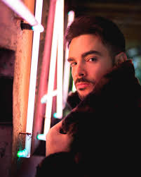 Stuart Kluz-Burton (@stuuburton) • Instagram photos and videos