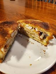 Panko chicken breast, marinara, provolone and arugula on a ciabatta. Breaded Chicken Patties With Provolone Melted Between Them With Onion And Pickle On Toasted Brioche Lightly Mayoed Imgur