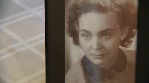 A mother's secret and a reporter's journey to find his family