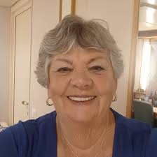 Are both mirrors supposed to have red turn arrows