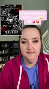 Cora Kent's Instagram, Twitter & Facebook