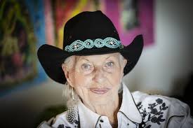 Eva, 85, har blivit cowboy