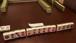 If a player makes a mistake in grabbing his or her tiles during step 8, for example, if he or she takes less than 16 tiles or more than 16 tiles, the player is called 相公 (xiànggong, messire or husband). Simple Mahjong Rules For Three Or Four Players Hobbylark
