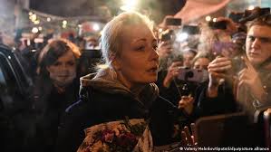 Навальные женаты уже 20 лет. Yuliya Navalnaya Priletela V Germaniyu Novosti Iz Germanii O Rossii Dw 10 02 2021