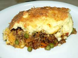 If you don't have leftover mashed potatoes, you can buy a package of potato flakes and made it that way. Shepherd S Pie Rezept Cottage Pie Englischer Hackfleischauflauf Mit Kartoffelpuree Erbsen Und Mohren